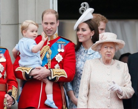 Con la baba colgando: así nos tiene el pequeño George de Inglaterra