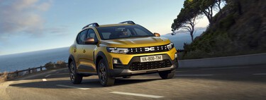 El coche más vendido en España se pone al día: ahora está mejor equipado, es más potente y tiene autonomía de diésel... sin ser diésel