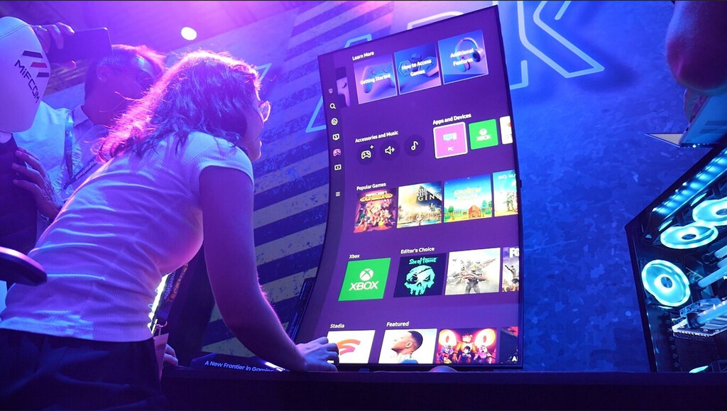 Reserva el Monitor Gaming 55” Odyssey Ark de Samsung y llévate gratis un volante Logitech valorado en 399 euros Reserva el Monitor Gaming 55” Odyssey Ark de Samsung y llévate gratis un volante Logitech valorado en 399 euros