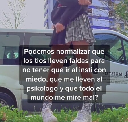 Miles de adolescentes se ponen falda en apoyo a un alumno al que castigaron por llevarla al instituto: la ropa no tiene género