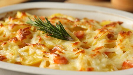 Cómo hacer papas gratinadas con pocos ingredientes para acompañar pavo, lomo o pierna de cerdo navideña