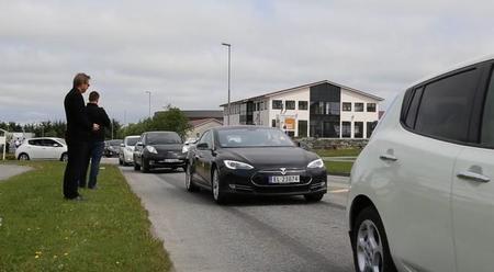 Nuevo récord de concentración de coches eléctricos: esta vez 399