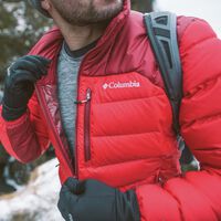 El Corte Inglés, Decathlon y Amazon adelantan las rebajas y comienzan a liquidar abrigos Columbia con descuentos de hasta el 50% 