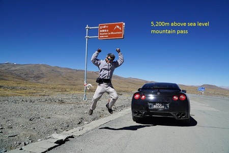 ¿Llevarías tu Nissan GT-R al Campo Base del Everest? Este tipo de Singapur lo ha hecho