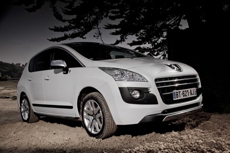 Peugeot 3008 HYbrid4 109