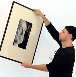Le Monde tira a la basura el archivo fotográfico de Daniel Mordzinski