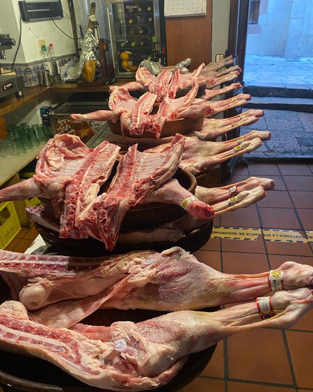 Lechazos Antes De Entrar Al Horno En El Figon De Ismael