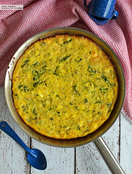 Frittata de pasta, arúgula y queso de cabra. Receta