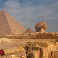 O maior mistério do antigo Egito foi finalmente desvendado com a descoberta inesperada de uma suposta segunda Esfinge que os antigos tentaram esconder sob as pirâmides para sempre 
