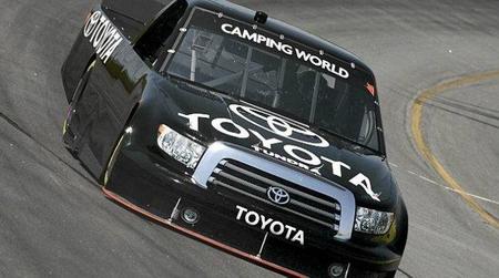 Kimi Raikkonen se estrena al volante de una Camping World Truck