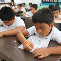 Las becas Benito Juárez no mejoran la educación en México: familias las usan para comida, advierte Coneval 