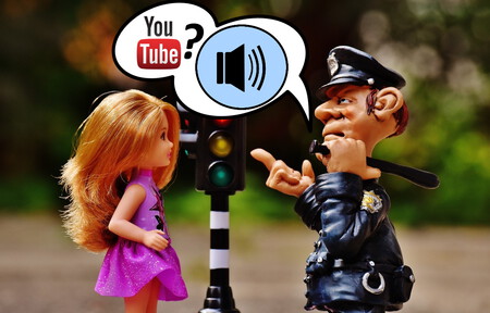 La policía de EE.UU. experimenta con nuevas formas de boicotear a youtubers reproduciendo música con copyright mientras les graban