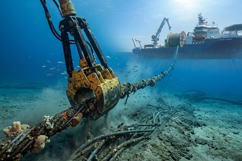 Internet tiene un vertedero bajo el mar. Y alguien lo está aprovechando: la industria de la minería de cables abandonados