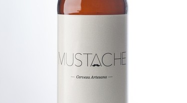 Una cerveza hipster que se presenta con bigote. Llega Mustache, 100% Made in Spain 
