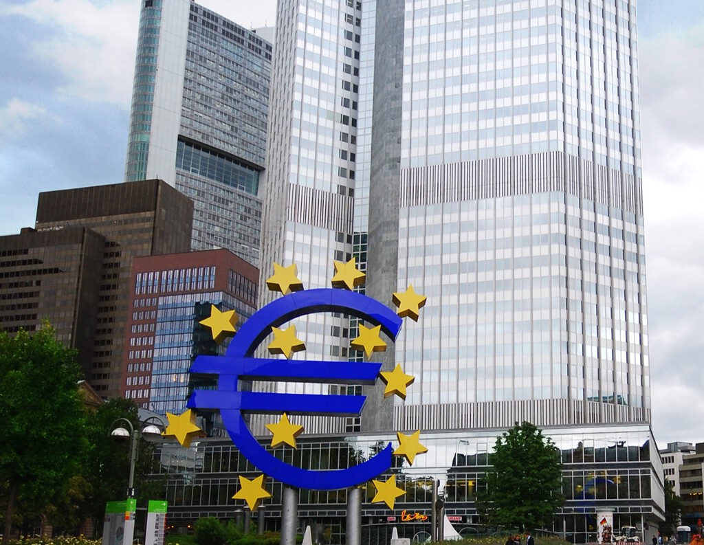 La mayor subida de tipo de interés de la historia de la eurozona no será la última. El BCE va con todo para frenar la inflación