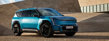Probamos el KIA EV9: el coche SUV más espectacular del año convence por tecnología, dinamismo y capacidad, aunque cuesta 85.100 euros
