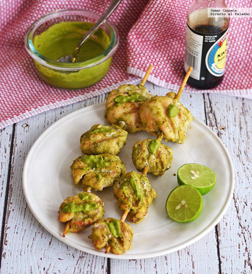 Brochetas de pollo con salsa satay. Receta