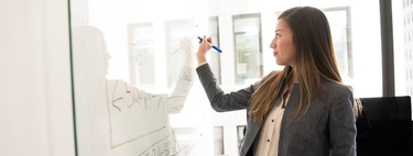 Ser madre, algo por lo que las empresas discriminan a las mujeres y no las citan para entrevistas de trabajo