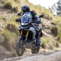 España va a la cabeza de una extraña tendencia que se expande por Europa: Cada vez se venden más motos grandes