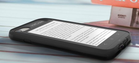 Esta funda pone una pantalla de e-ink en la trasera de tu iPhone 7