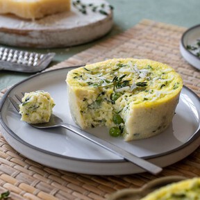 Cero harina y mucha proteína: la receta de calabacín ligera y práctica para la comida o la cena 