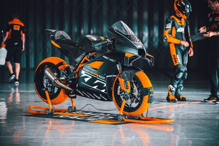 Ktm Rc 8c 2022 1