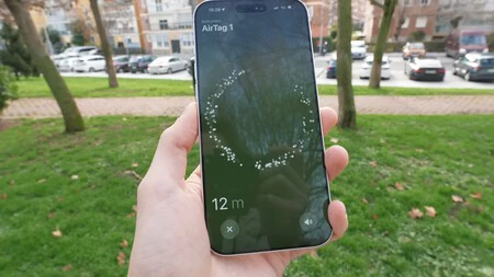 El AirTag 1 pierde la señal a los 12 metros de distancia