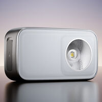 Lo nuevo de Xiaomi pesa como un móvil e ilumina como una farola: la linterna multiusos para aventuras fuera de casa