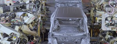 Toyota quiere copiar a Tesla para fabricar coches eléctricos, pero tiene un problema