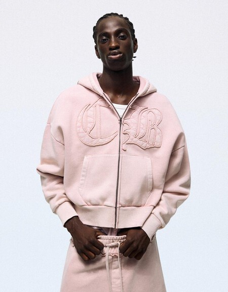 El Otono Se Viste De Rosa Bershka Le Pone El Inesperado Toque De Color A La Temporada Con Un Tono Unico Para No Pasar Desapercibido