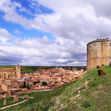 De plaza mayor y castillo: el pueblo soriano que ha entrado por la puerta grande en Los Pueblos más Bonitos de España 