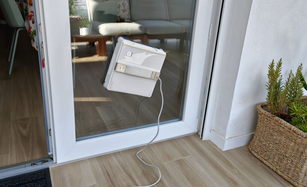 Odio limpiar los cristales, así que he dejado que el Dreame C1 lo haga por mí