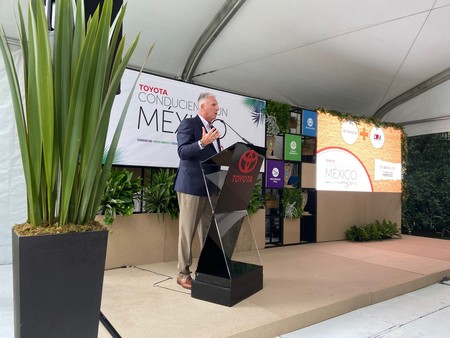 Toyota premia a los 3 ganadores de la segunda edición de Conduciendo un México Mejor