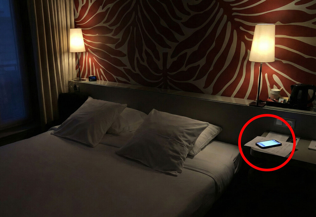 Un supuesto experto asegura que dormir junto al móvil desarrolla trastornos severos del sueño. La ciencia tiene mucho que decir