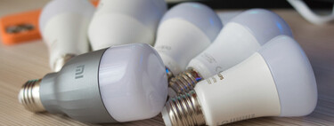 Qué aspectos debo mirar a la hora de elegir una bombilla inteligente para controlar con Alexa, Google o Siri