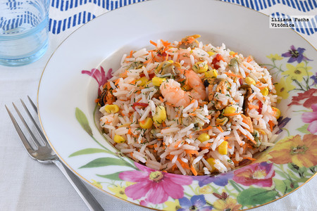 Ensalada marinera de arroz. Receta saludable