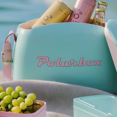 Polarbox es la neverita retro por excelencia y ahora tiene versión mini, ideal para llevar el aperitivo a la playa