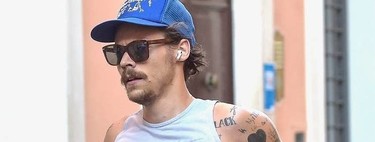 Harry Styles suda el mostacho gordo sin 'calzone' haciendo 'jogging' por las calles de Roma