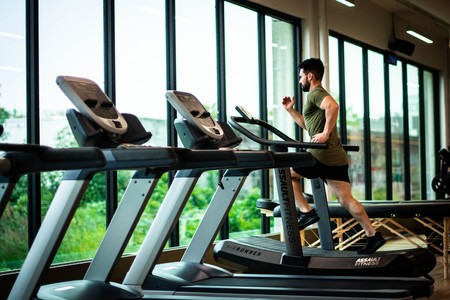 Siete trucos para motivarte a ir cada día al gimnasio (y no darte de baja dentro de dos semanas)