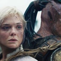 'Predator: Badlands' confirma su crossover con 'Alien' y promete un espectáculo salvaje y divertidísimo con media Elle Fanning