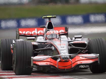 Kovalainen firma en Silverstone su primera pole