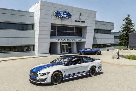 Ford presentó el Mustang con el que correrá en NASCAR en 2019