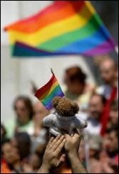 Hombres homosexuales que quieren ser padres