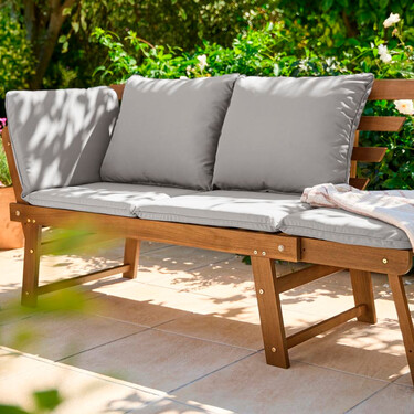 El sofá de exterior disponible en Lidl que se convierte en tumbona o cama con solo dos movimientos 