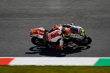 Tatsuki Suzuki hace la pole a rebufo de Pedro Acosta en una qualy detenida por un fuerte accidente de Jason Dupasquier