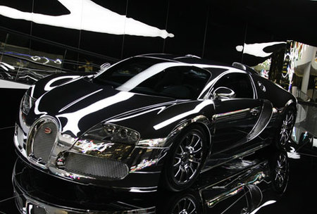 El Bugatti Veyron con acabado espejo es como el arroz, ¡brillante!