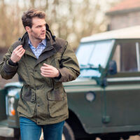 El invierno del descontento se viste de Barbour: la Gen Z y su huida hacia un pasado conservador con estética 'Old Money'