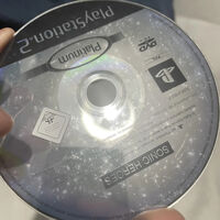 Los discos de la PS2 tienen un truco visual que sólo se revela bajo ciertas condiciones de iluminación