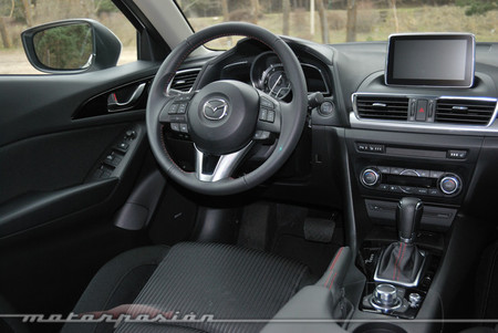 Mazda3 2013 Luxury AT