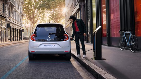 Los anuncios de autos en Francia por ley recomendarán no comprar un auto: invitarán a usar bici o caminar